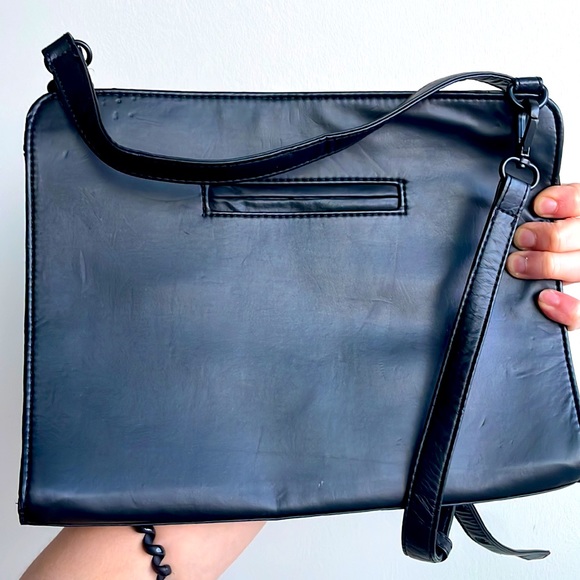 Like new Matt & Nat bag - Picture 2 of 3